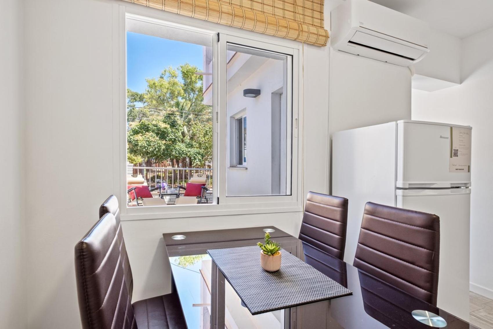 Apartamento En La Playa Con Terraza Malaga Luaran gambar