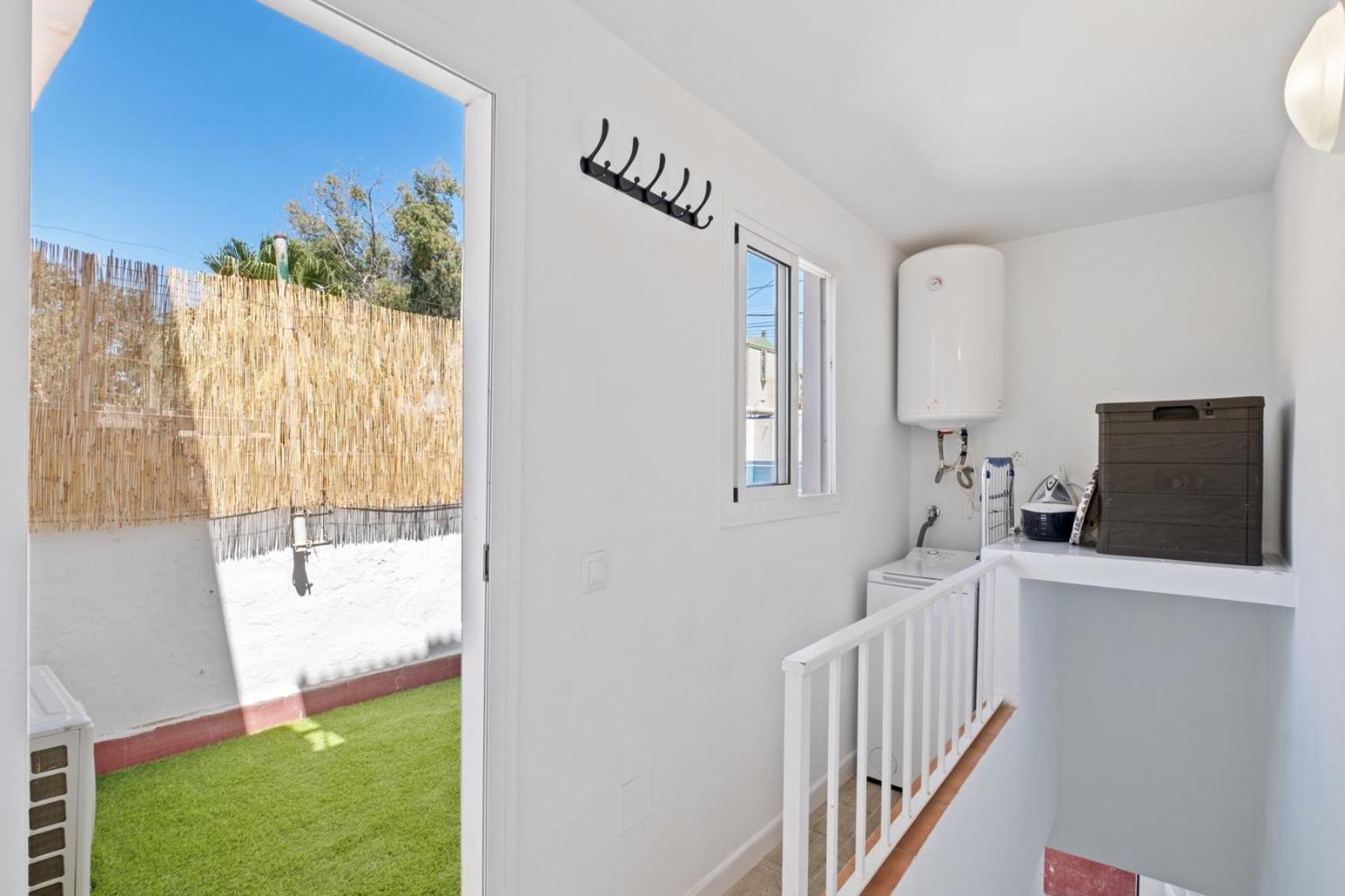 Apartamento En La Playa Con Terraza Malaga Luaran gambar